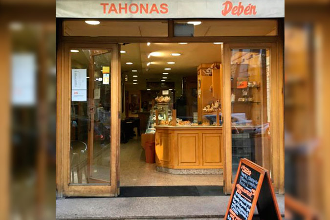 Tahonas Debén fachada de panadería